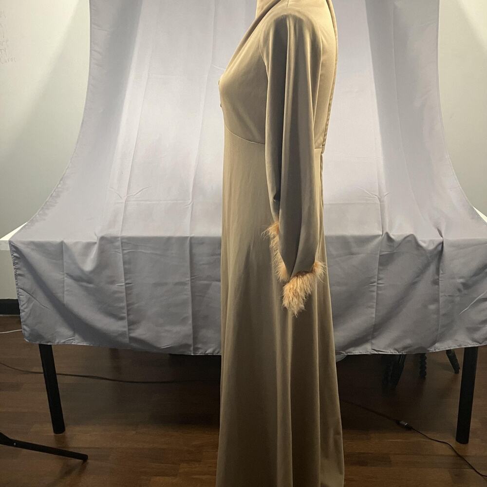 Vintage Beige Maxi Dress Womens Medium 70s Mod Long Sleeve Fur Cuff Evening Gown - Picture 11 of 16